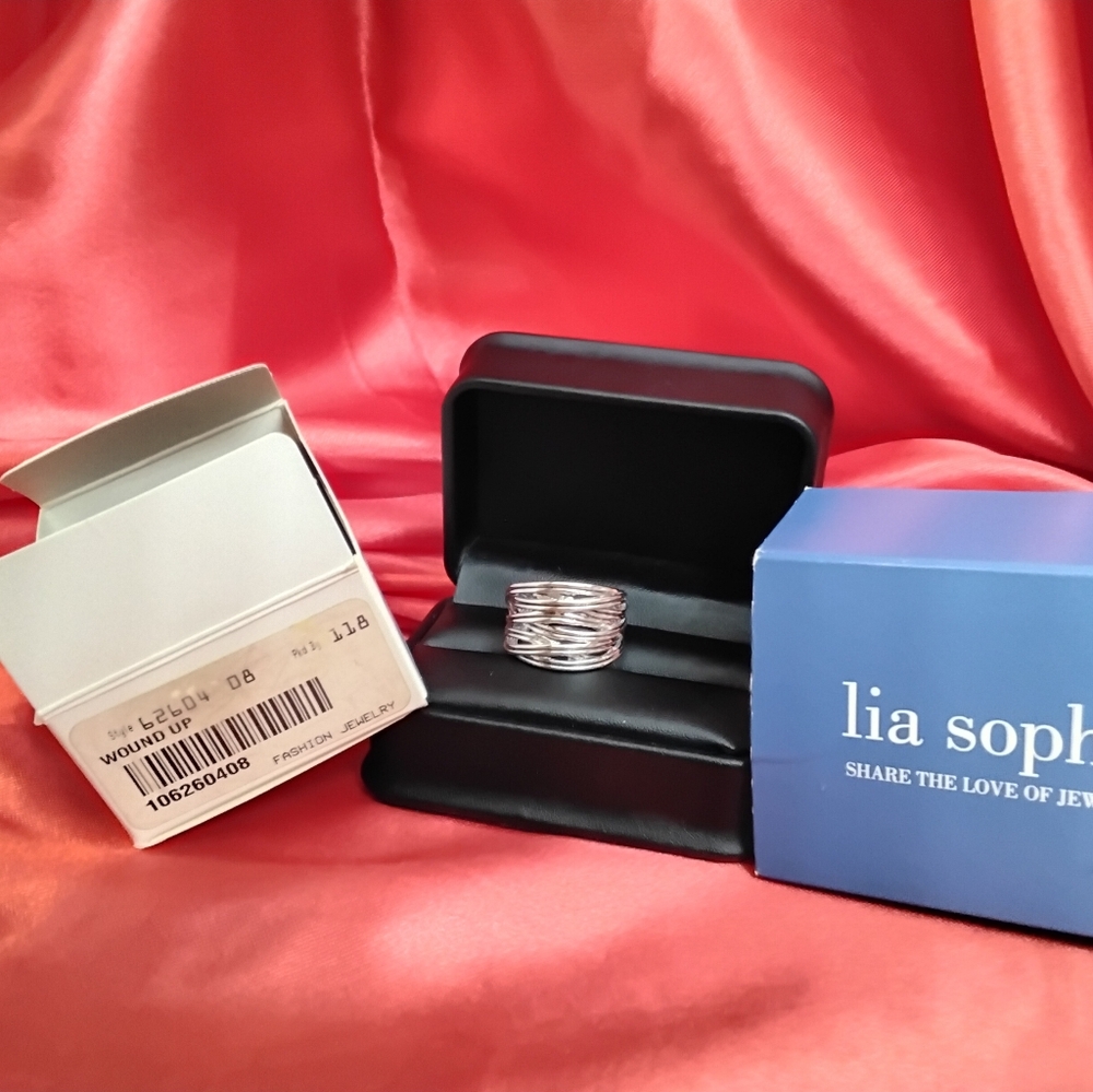 PRICE DROP!! Lia Sophia Elegant Silver Ring